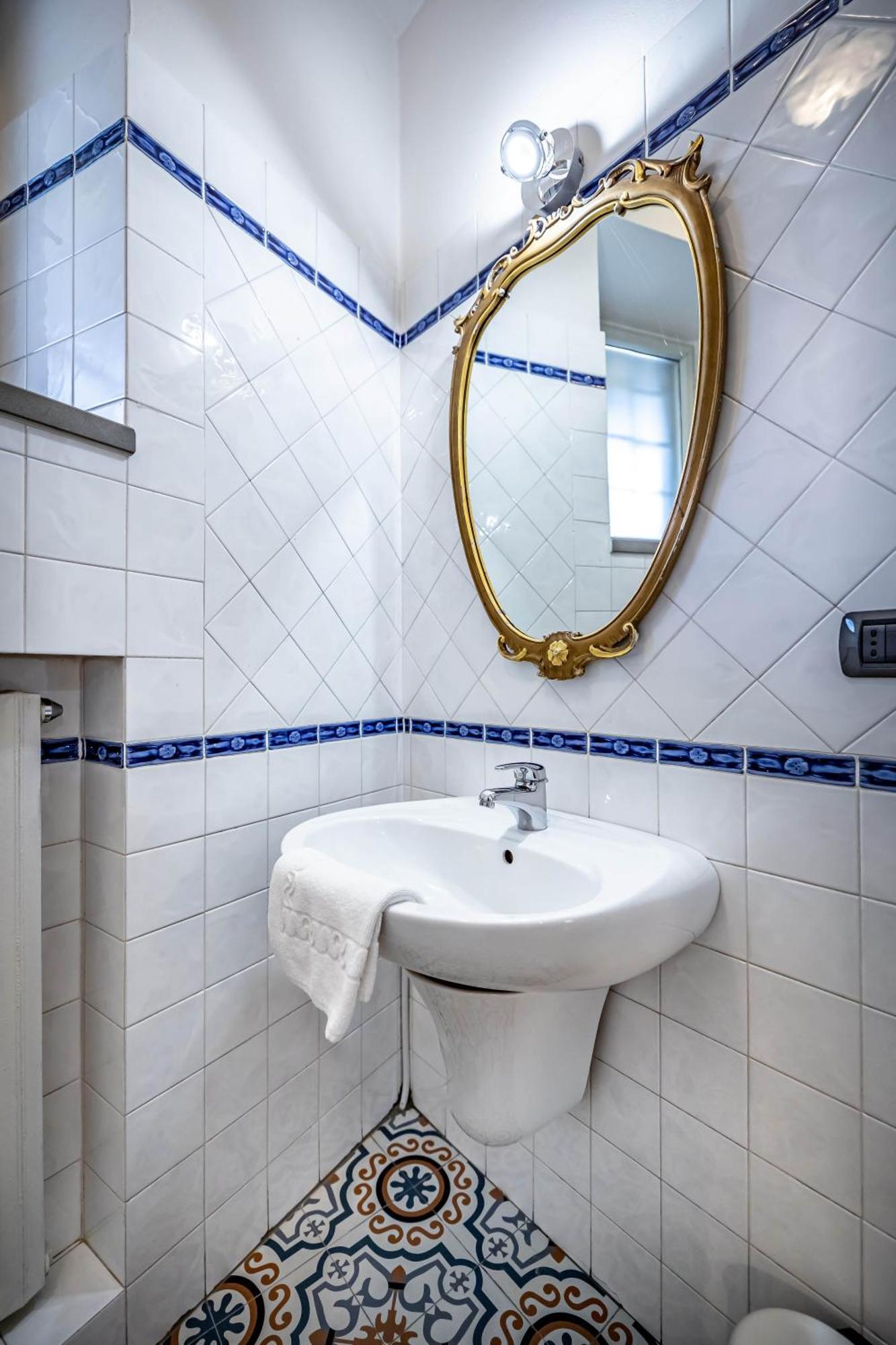Yid Gramsci Apartment ฟลอเรนซ์ ภายนอก รูปภาพ